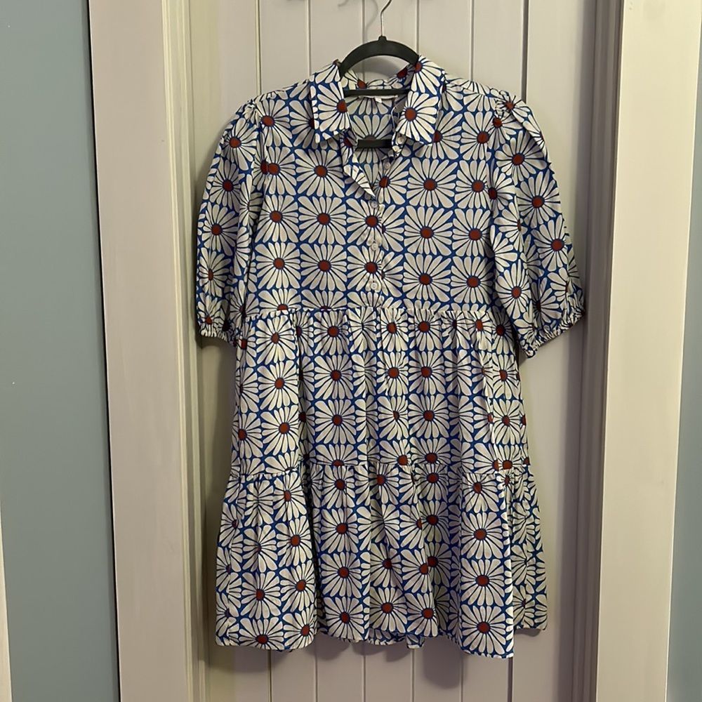 NWT Olivaceous Mod Daisy Tiered Baby Doll Shirt Dress, Size Medium